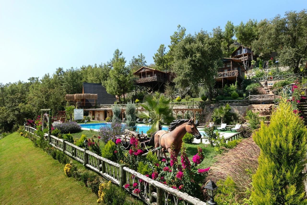 Hotel Botanik Gol Evleri Bucak Exterior foto